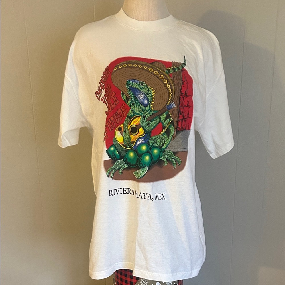 Vintage T-shirt featuring iguana playing guitar and limes Riviera Maya, Mexico